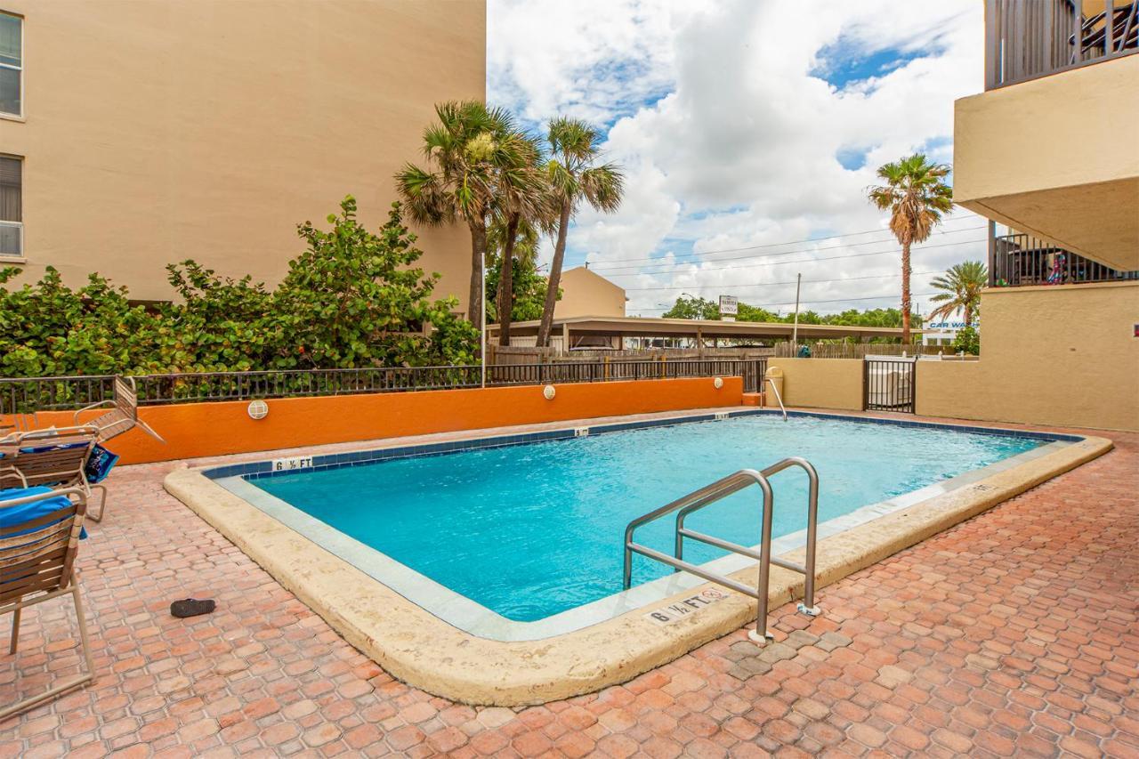 104 Las Brisas Condo St. Pete Beach Bagian luar foto